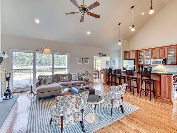 4th image of 21 Rosemaries Ln