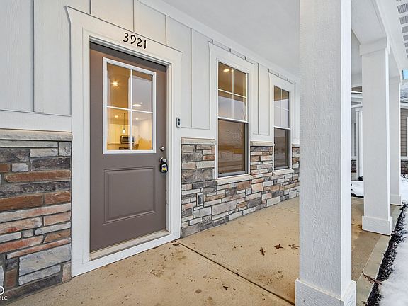 2nd image of 3921 Wren Dr