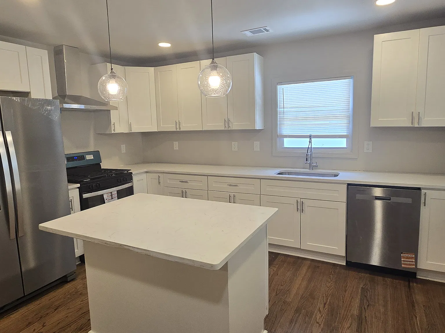 3 bed, 1500 sqft, $1,800 — Photo 2