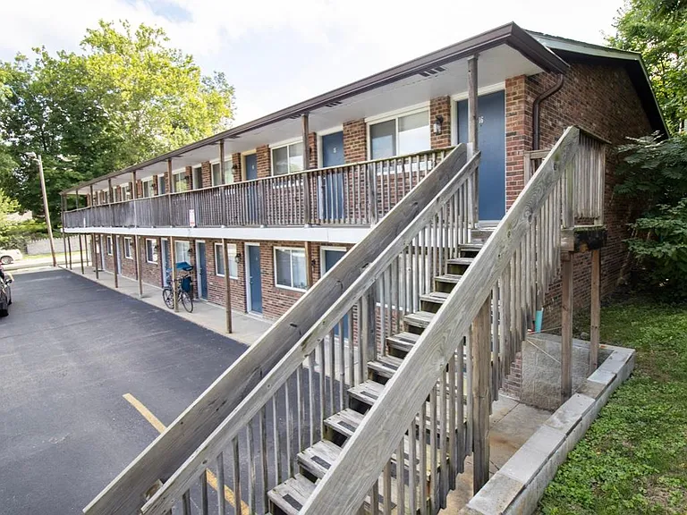 Campus Apartments — Photo 7