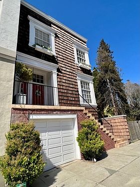 2nd image of 1746 Green St