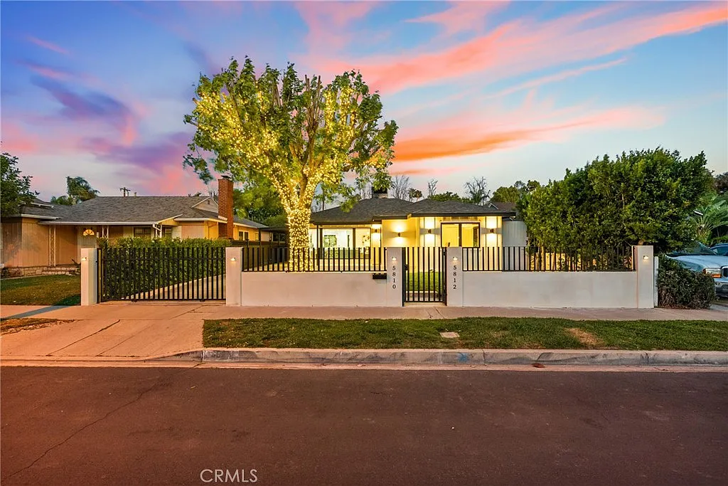 4 bed, 2640 sqft, $8,500 — Photo 2