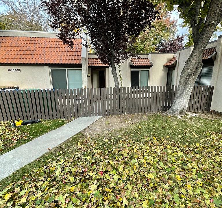 1st image of 1028 Baywood Dr