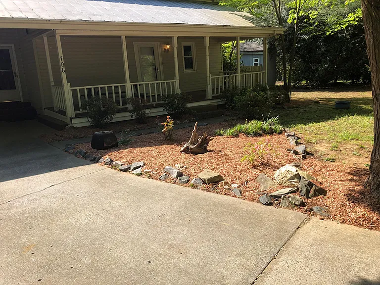 706 Pilgrim Frst — Photo 2