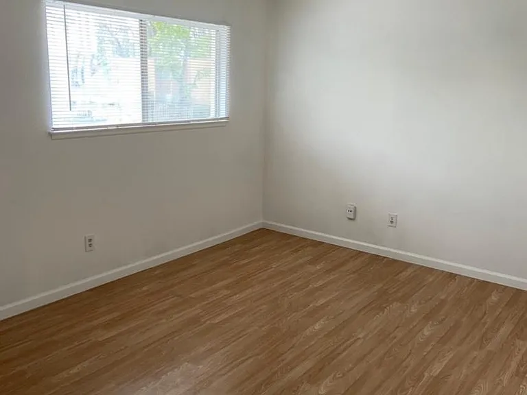 3485 Columbia Ave — Photo 7