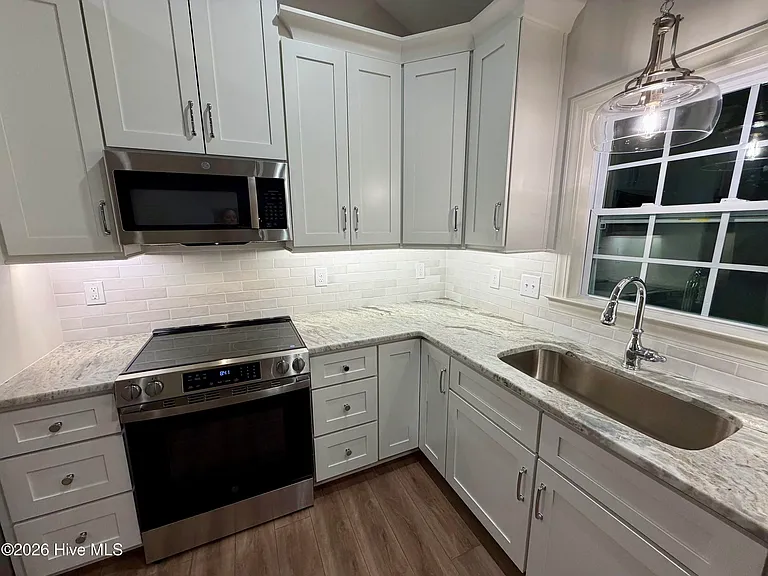 6735 Hill St — Photo 14