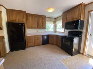 2822 Walnut St, Cedar Falls, IA 50613