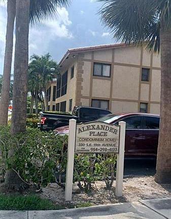 3rd image of 330 SE 19th Ave APT G