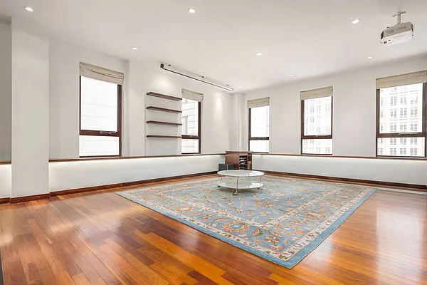 Rented by Compass | media 23
