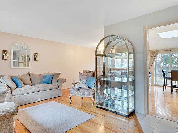 4th image of 3 Taurgo Ln