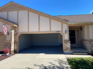 42382 Willow Tree Ln E, Clinton Township, MI 48038