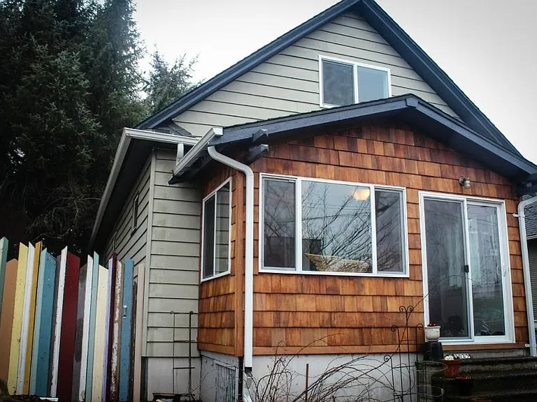 1025 N Church St — Photo 1