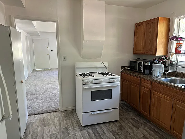 404 S San Francisco St — Photo 4