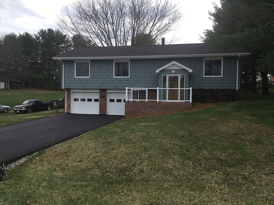 1st image of 300 Briarwood Dr