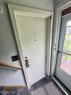 7709 Castleton PL — Photo 3