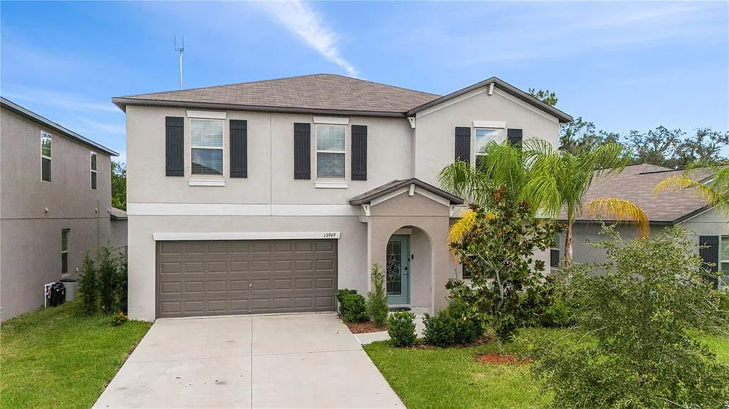 4 bed, 2.5 bath, 2635 sqft, $3,500 — Photo 1