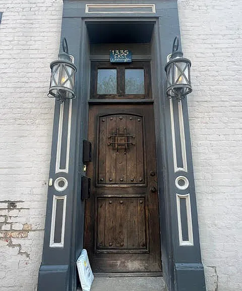 1335 E Washington St — Photo 2