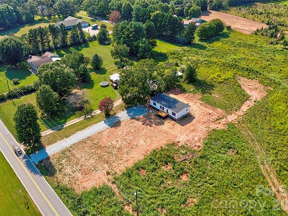 5th image of 453 Thompson Rd
