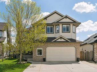150 NW Crystal Green Dr, Okotoks, AB T1S0C8