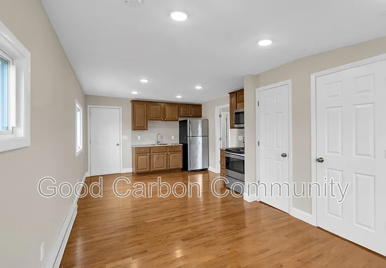 84 Crane St #6 — Photo 5