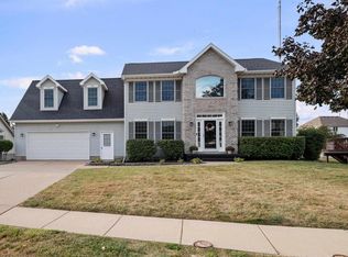 2008 Plum Tree Rd, Bettendorf, IA 52722