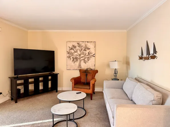 8604 Via Mallorca, La Jolla, CA 92037