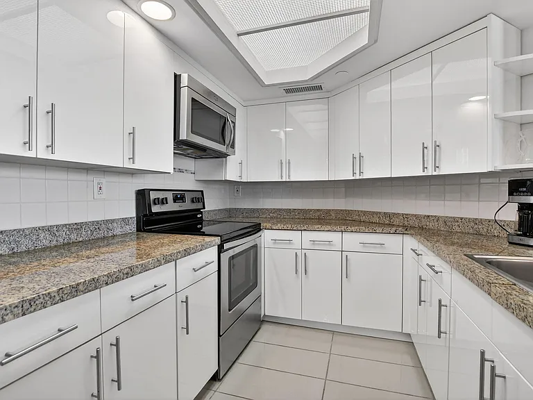 120 SE 5th Ave #520 — Photo 18
