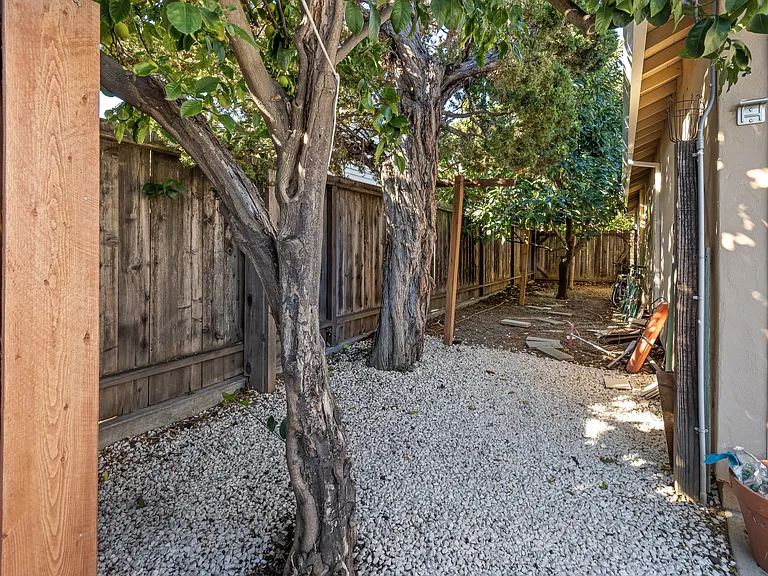 12504 Saratoga Ave — Photo 20