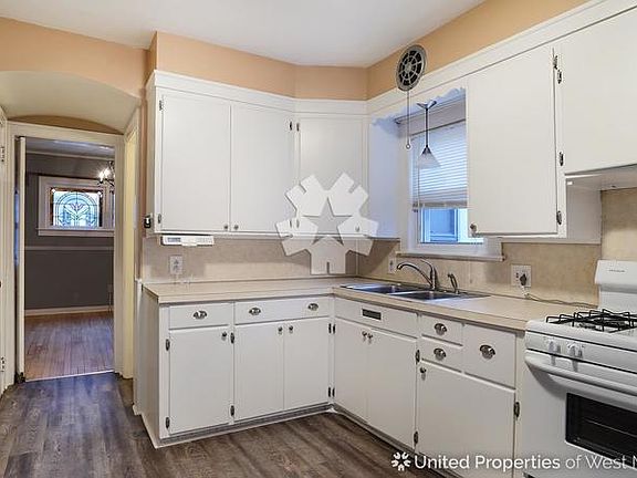 5th image of 2020 Houseman Ave NE