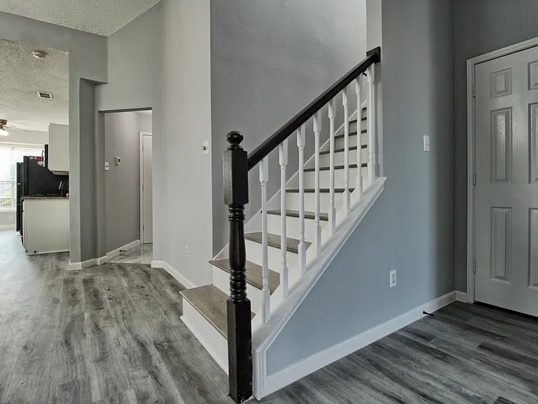 6418 Wildhaven Dr — Photo 15