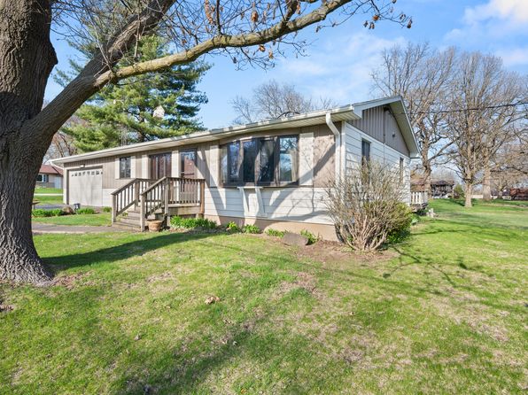12711 Willow Ln, Genoa, IL 60135