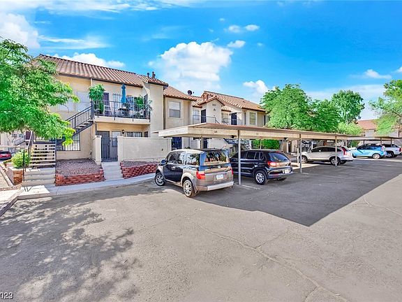 2nd image of 3602 Gaylord Dr Unit 152