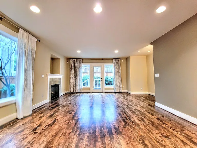 3814 Interlake Ave N #B — Photo 4