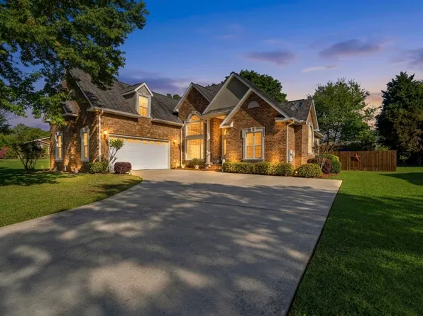 100 Constance Ct, Perry, GA 31069