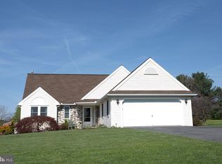 3 Sholly Dr, Hamburg, PA 19526