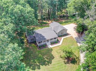 1135 Beaver Dam Rd, Hoschton, GA 30548