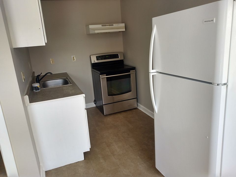 1st image of 4 Lebanon Ct #C