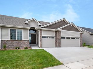9140 Geanna Ct, West Des Moines, IA 50266