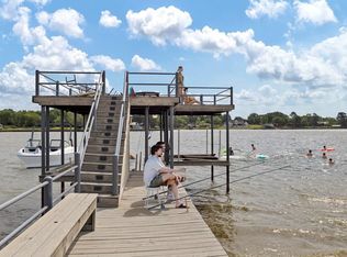 224 Pin Oak Dr, Mabank, TX 75156