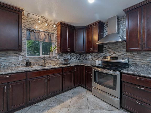 5th image of 1471 Harrah Place