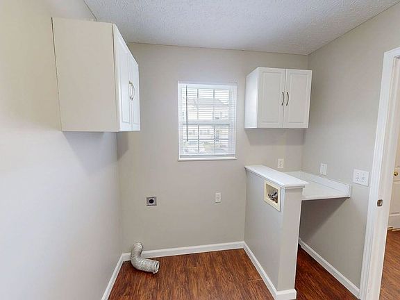 3rd image of 6752 Lagrange Dr