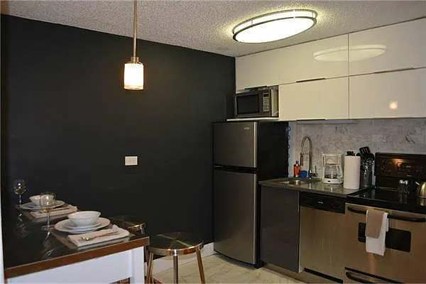 Rented by Global Realty Opportunities | media 31