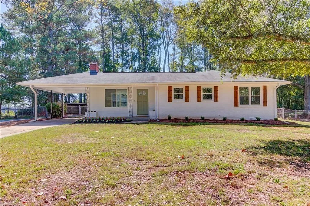 3 bed, 2.0 bath, 1035 sqft, $2,200 — Photo 1