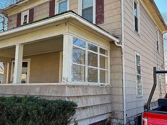 2nd image of 1320 25th St