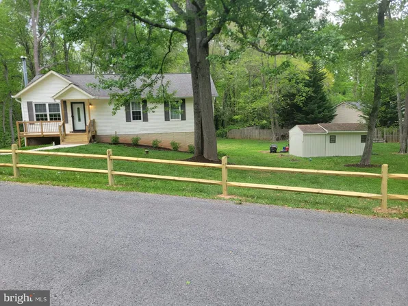 8973 Round Top Rd, Manassas, VA 20112