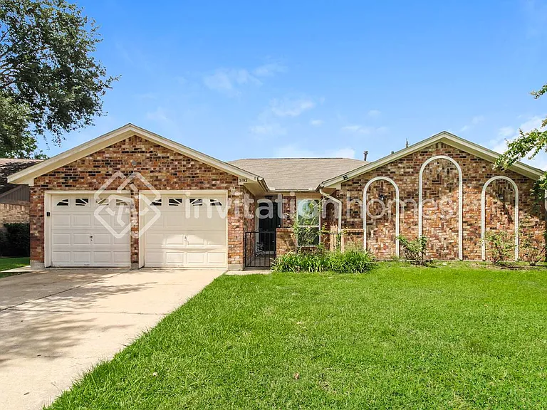 3902 Paulette Dr — Photo 1