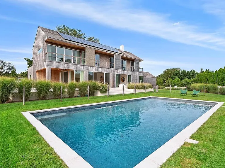 7 Koral Dr — Photo 1