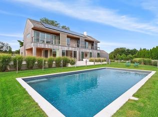 7 Koral Dr, Southampton, NY 11968