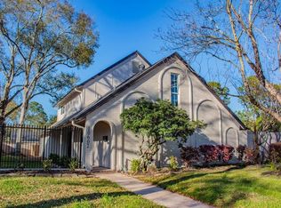 10602 Riverview Dr, Houston, TX 77042