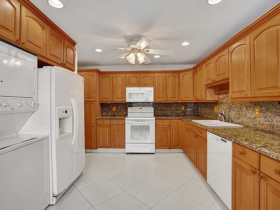 2nd image of 1260 NW 20th Avenue #203